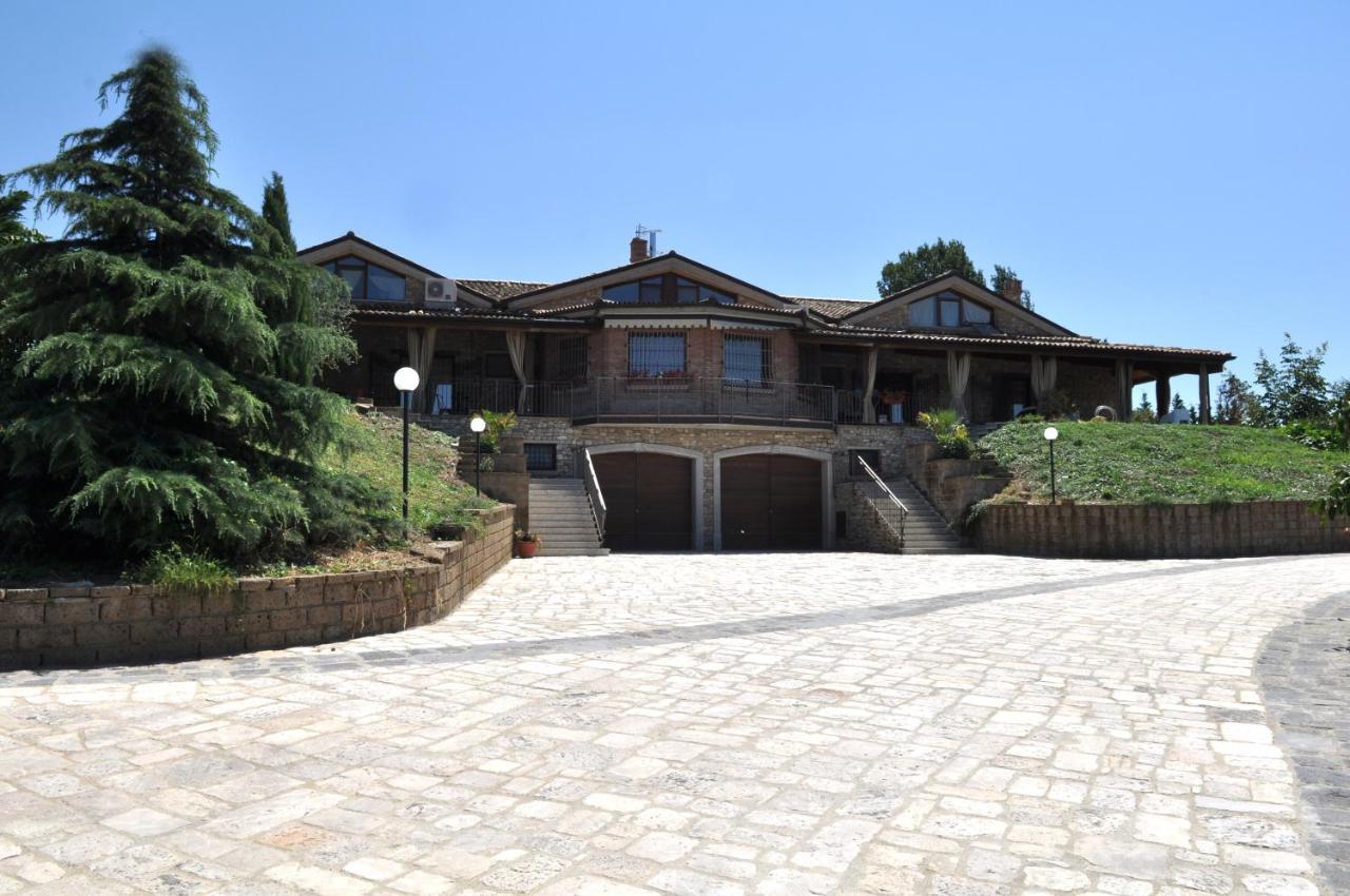 Il Casale Della Gioia Bed and Breakfast Melfi Exteriör bild