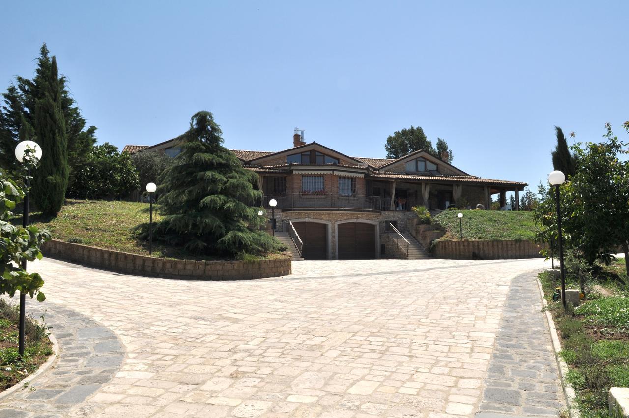 Il Casale Della Gioia Bed and Breakfast Melfi Exteriör bild