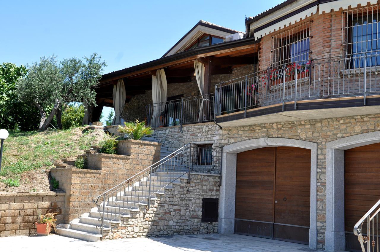 Il Casale Della Gioia Bed and Breakfast Melfi Exteriör bild