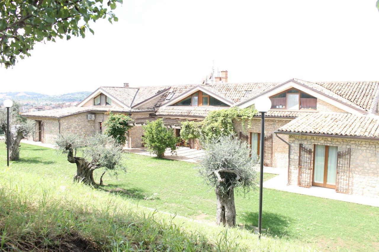 Il Casale Della Gioia Bed and Breakfast Melfi Exteriör bild